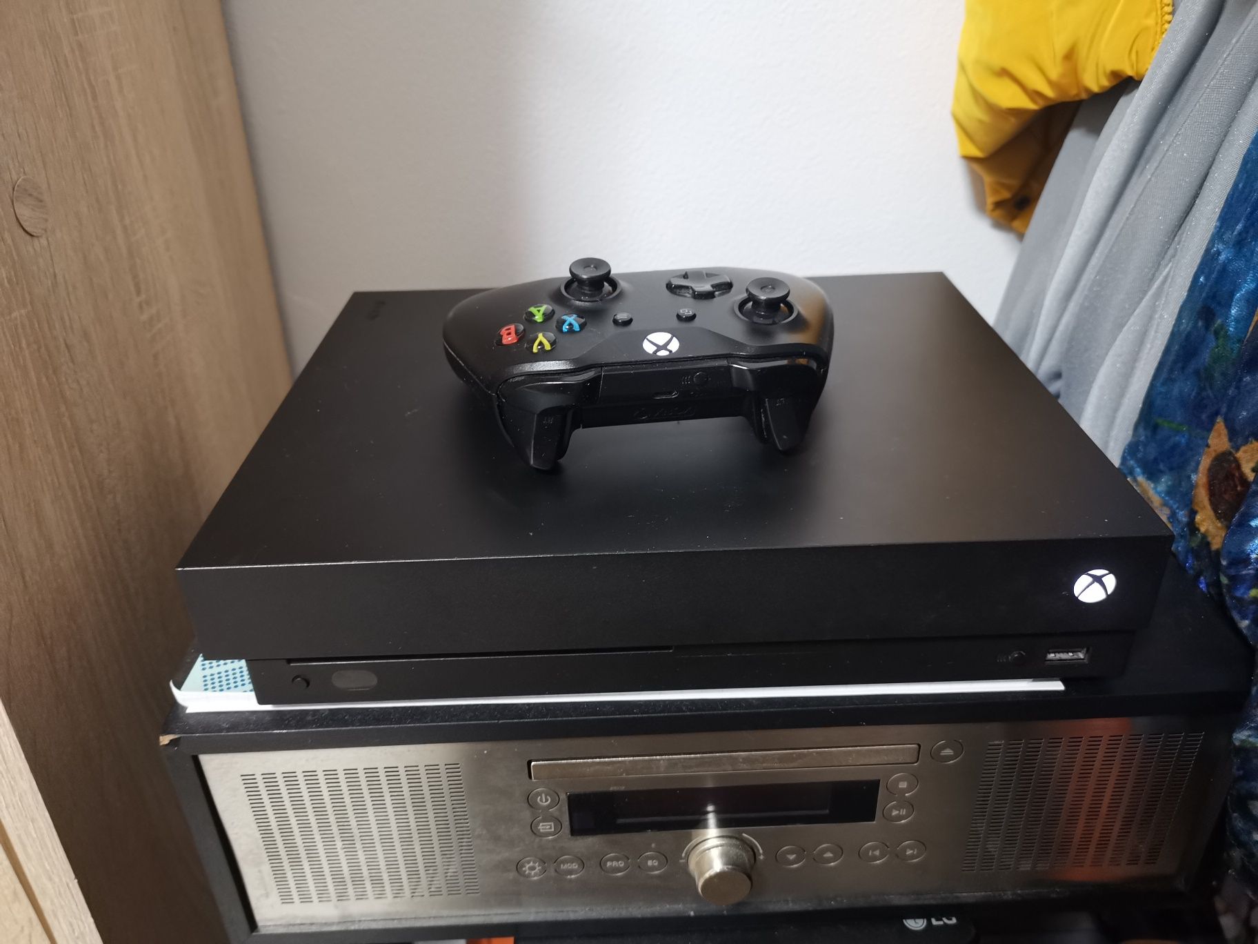 Xbox Elite Series 2 & One X Limited edition 1 TB, 4K, HDRStar Wars