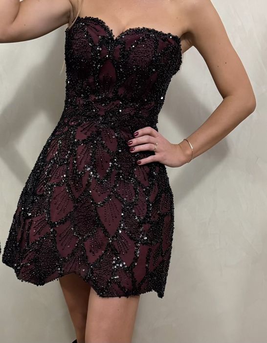 Официална къса рокля RADAPOLA