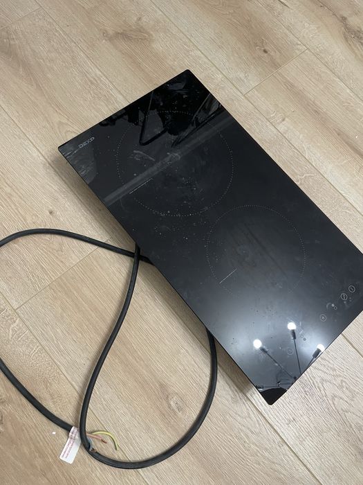 Варочная поверхность с небольшим дефектом