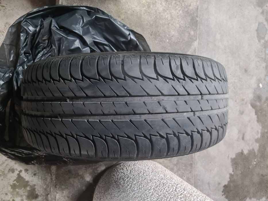 Гуми 235 /45 R18 : 4 бр - 100лв