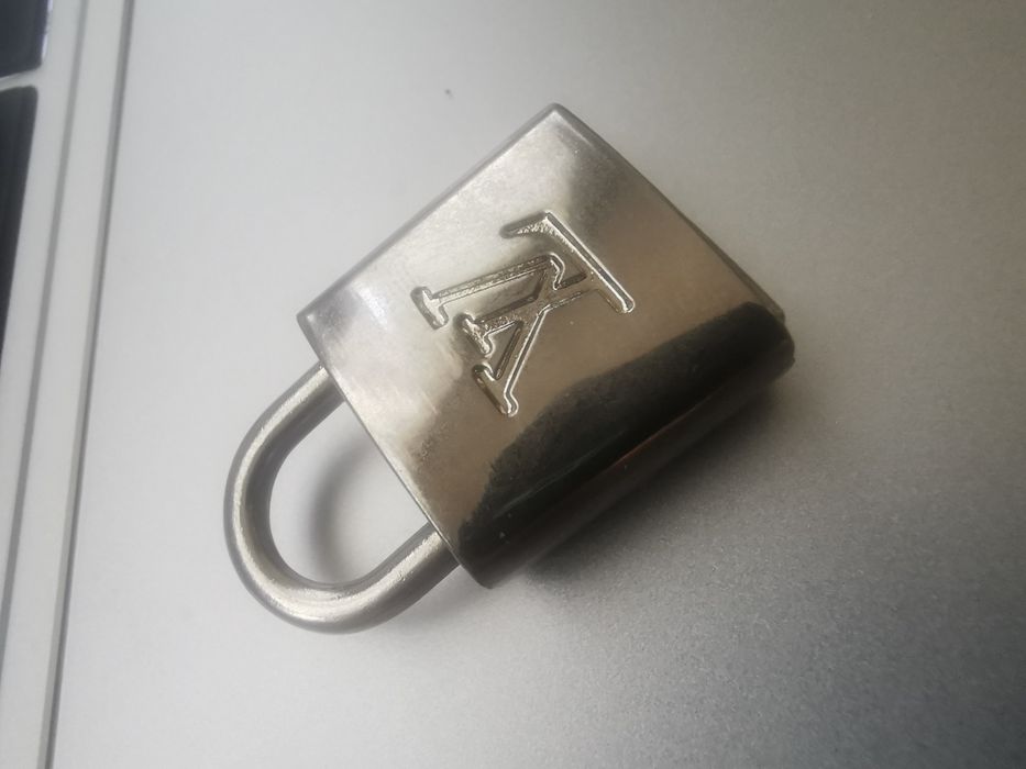 Breloc Louis Vuitton Lacatel breloc LV