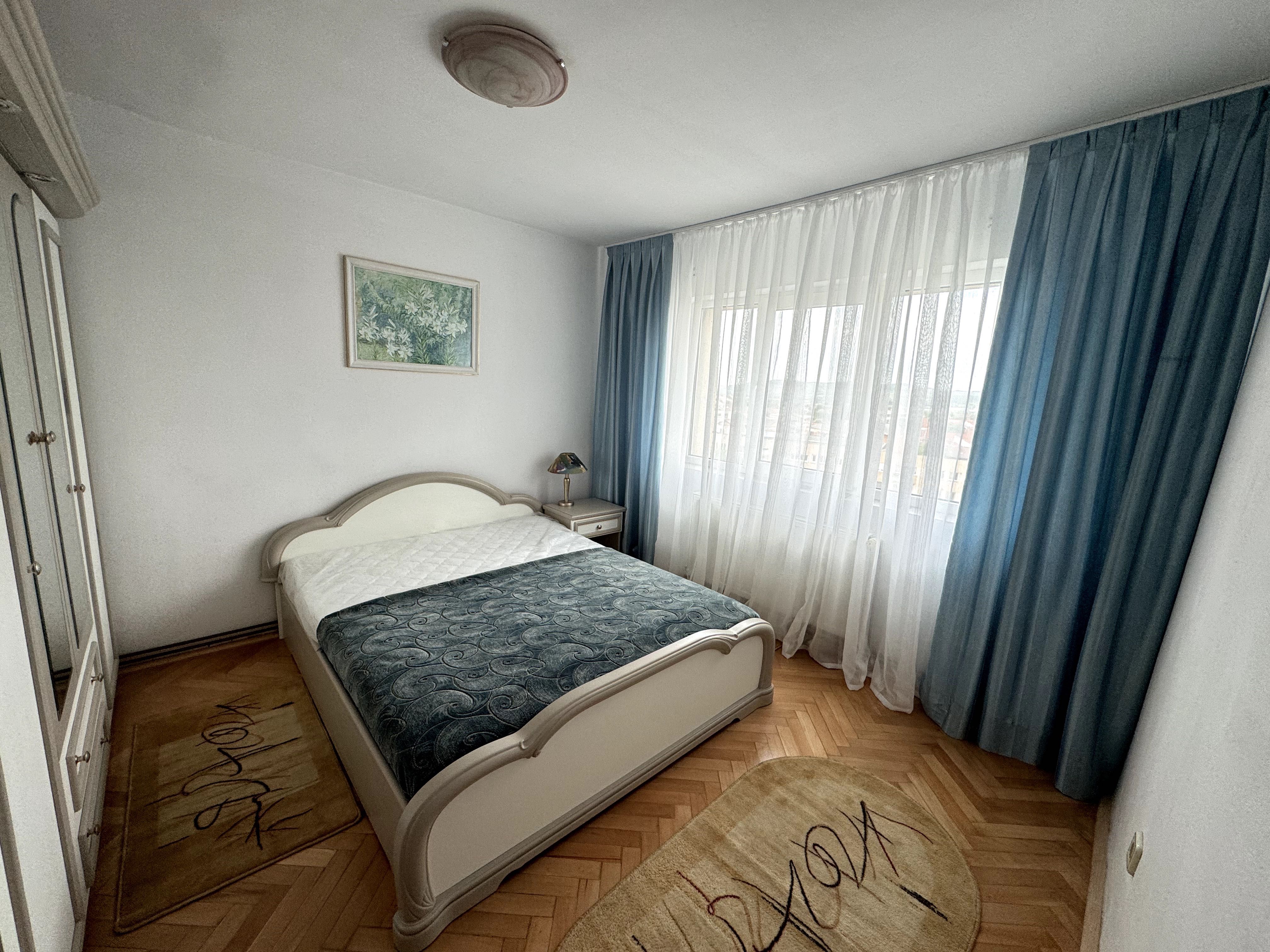 Proprietar inchiriez apartament 3 camere 65mp