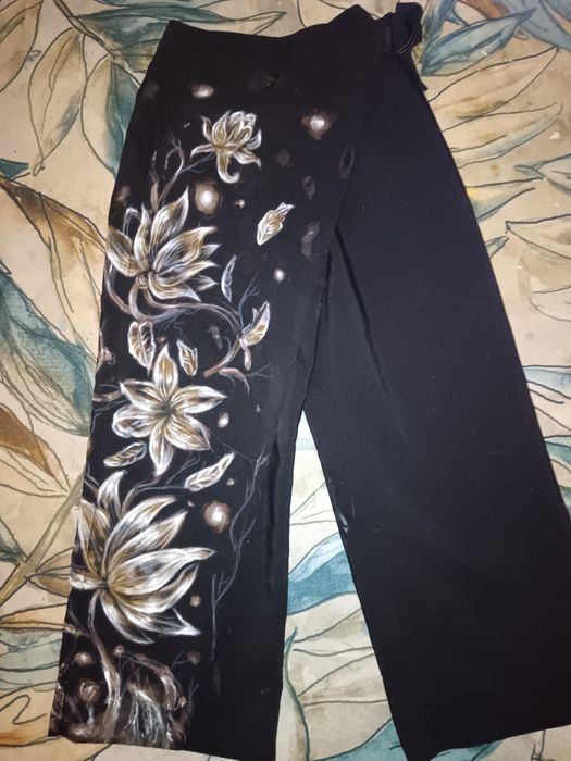Pantaloni tip fusta