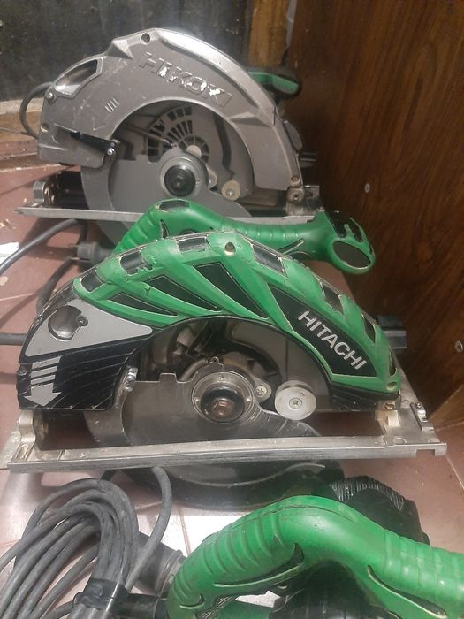 Големи циркуляри Хитачи