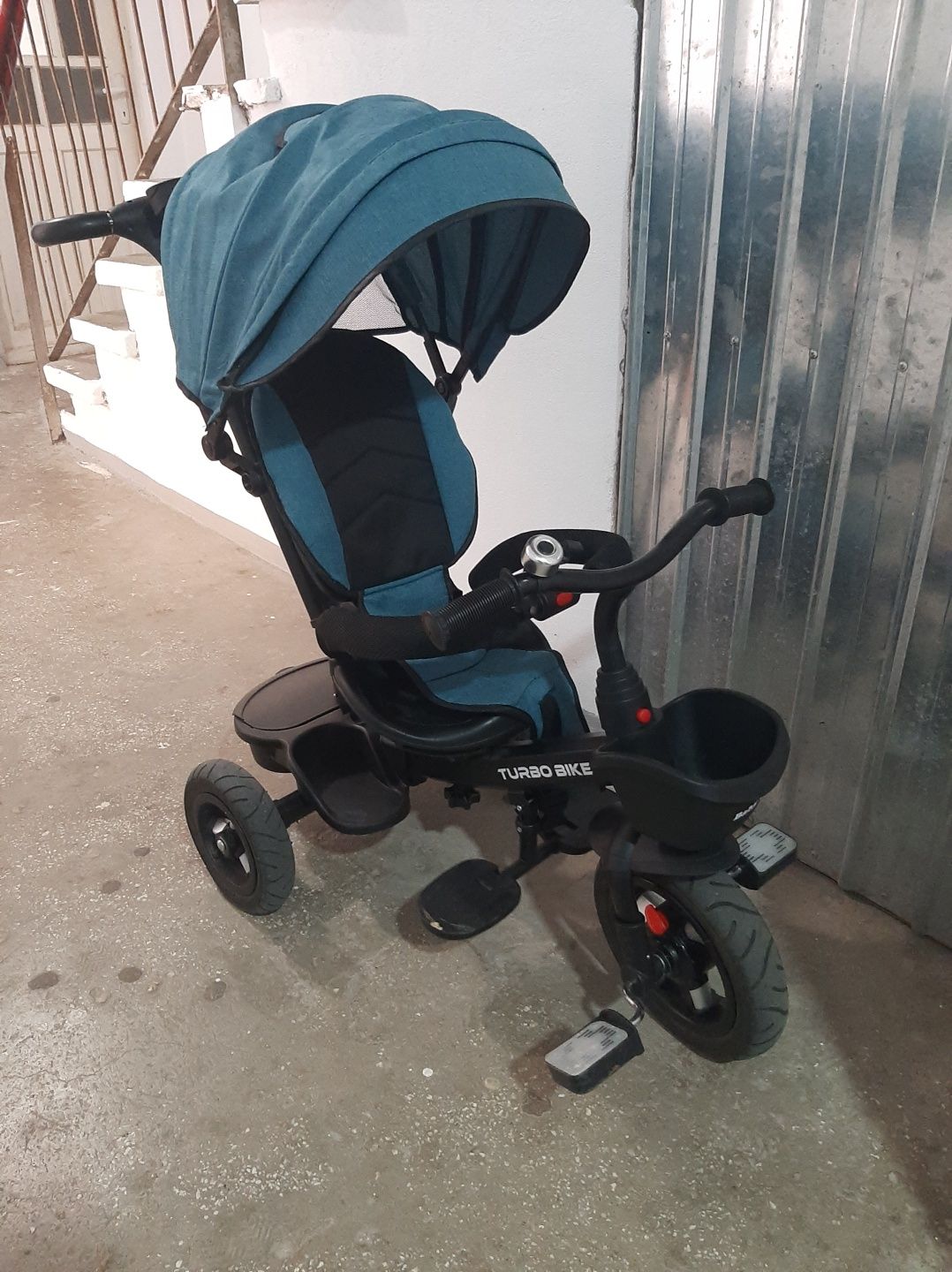Tricicleta copii.    Stare foarte bună,  arată că nouă!