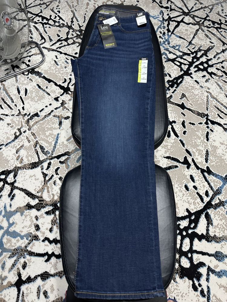 Джинсы Lee extreme motion regular fit. 34/30: 36/32.
