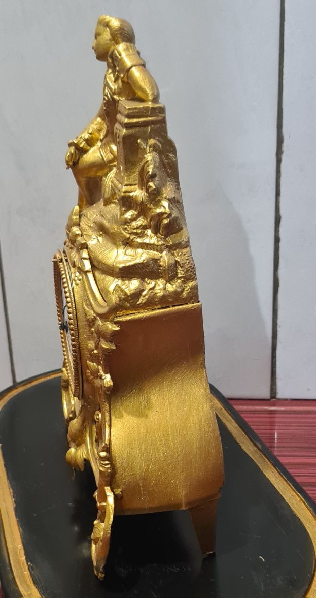 Стар Позлатен Френски Каминен Часовник
