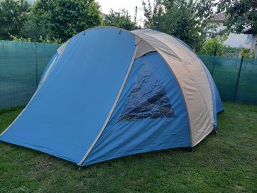 Голяма семейна палатка с огромно спално