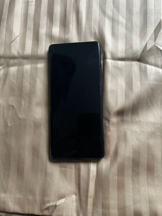 Продам телефон Самсунг 21 ультра