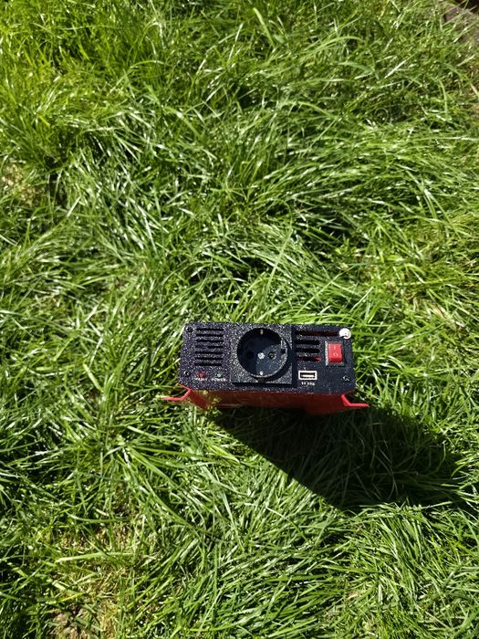 Invertor de tensiune PNI, L1200W  "NOU" alimentare, 12V, iesire 230V