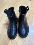 Ghete fetite marime 32