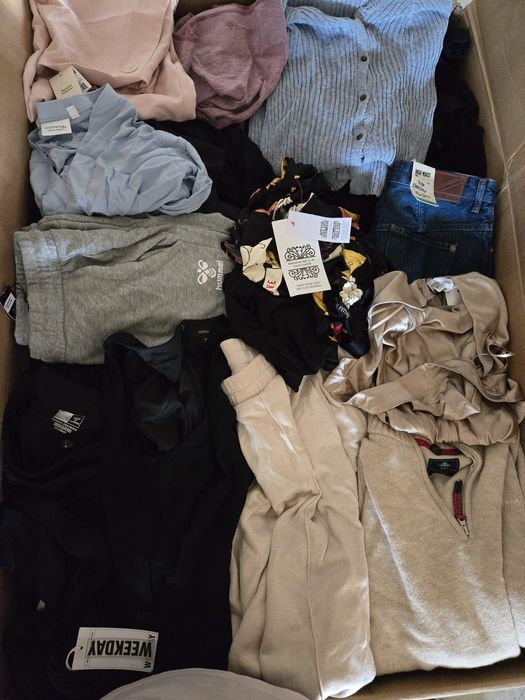Haine outlet pentru revânzare