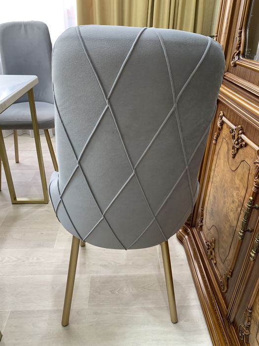 Стулья 12 штук .