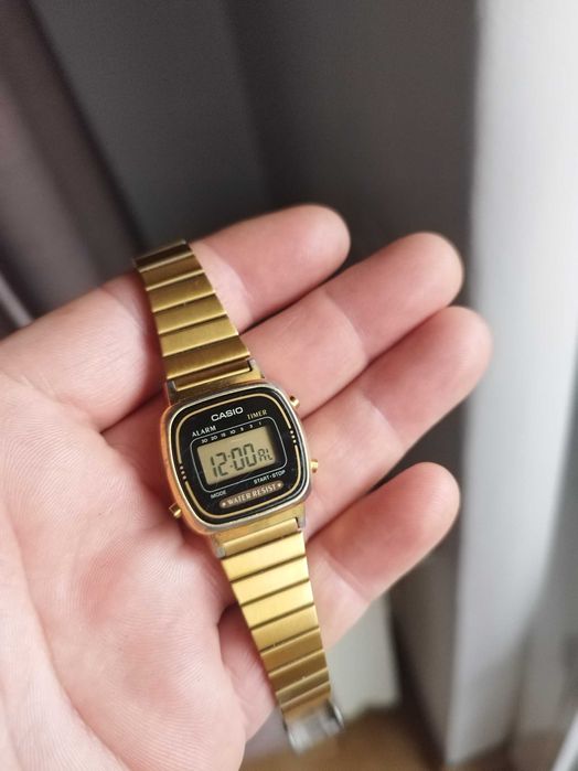 Ceas Casio LA670W cu alarma data cronometru dama