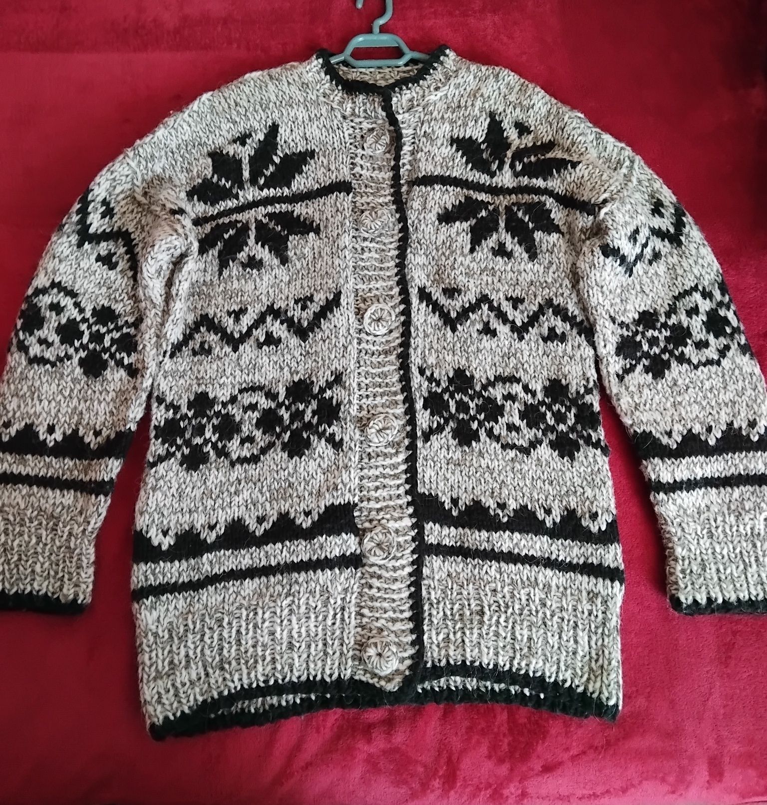 Pulover/ cardigan din lână