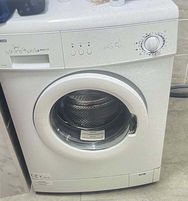 Машина автомат в расостоянии.