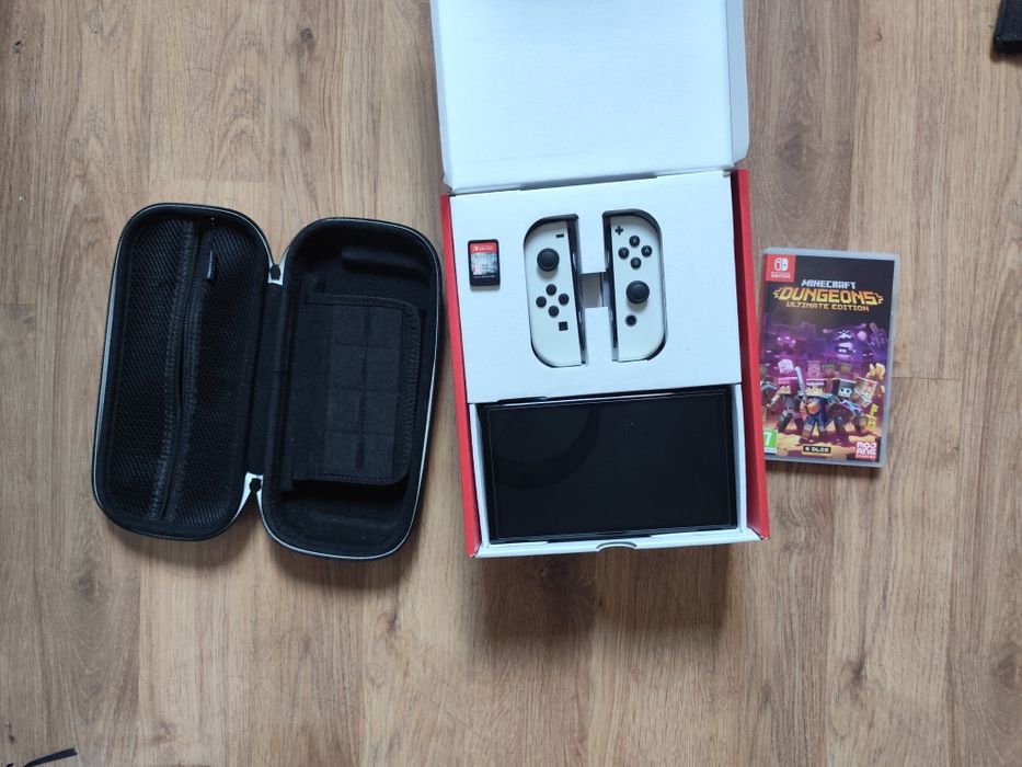 Nintendo switch OLED white + 2 игри
