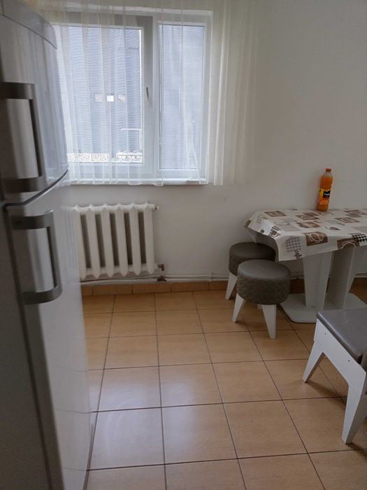 Închiriez garsoniera