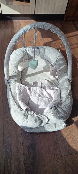 Гнездо с лост за играчки Между родителите Сиво