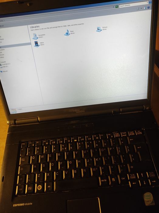 Dezmembrez Laptop Fujitsu Siemens Esprimo mobile D9500 display baterie