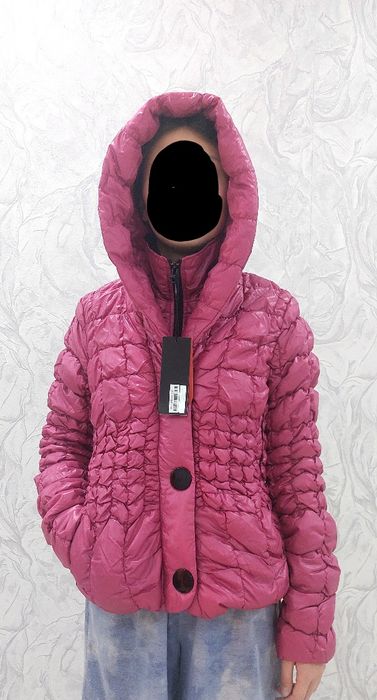 Продам осенние куртки для девочек на 11/12 лет.