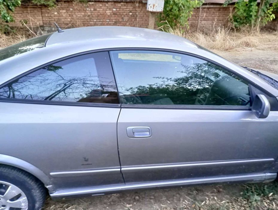 Продавам Opel Astra 1.6