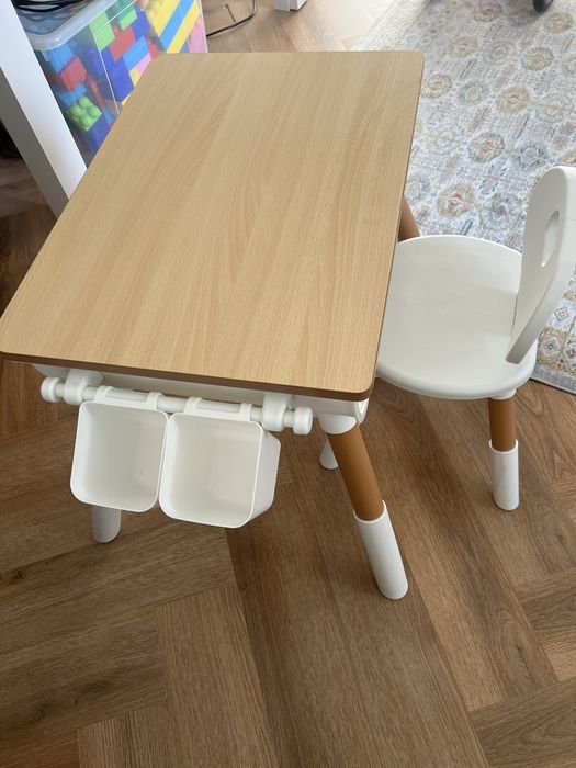 Продам детский стол и стульчик