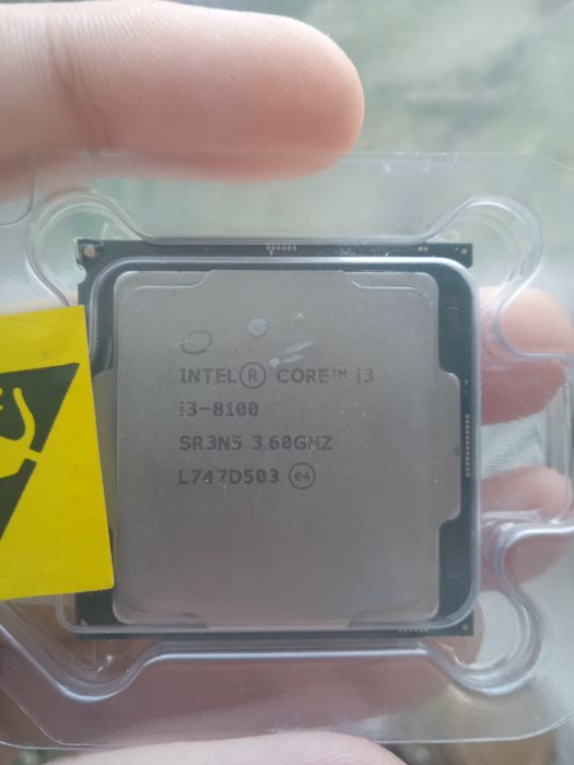 Процессор i3 8100