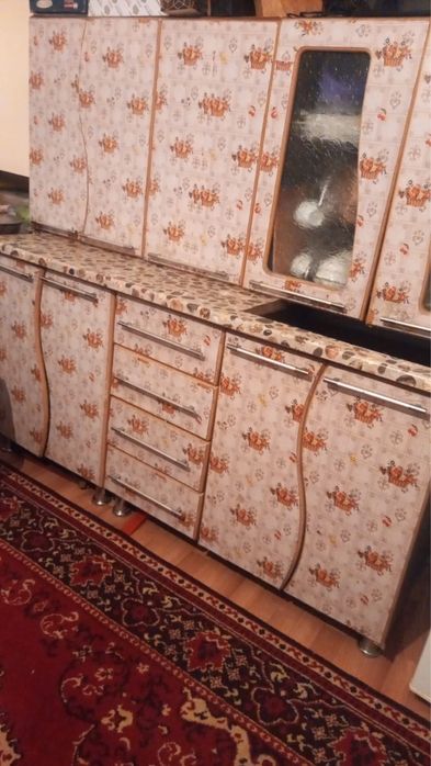Кухоный                         шкаф