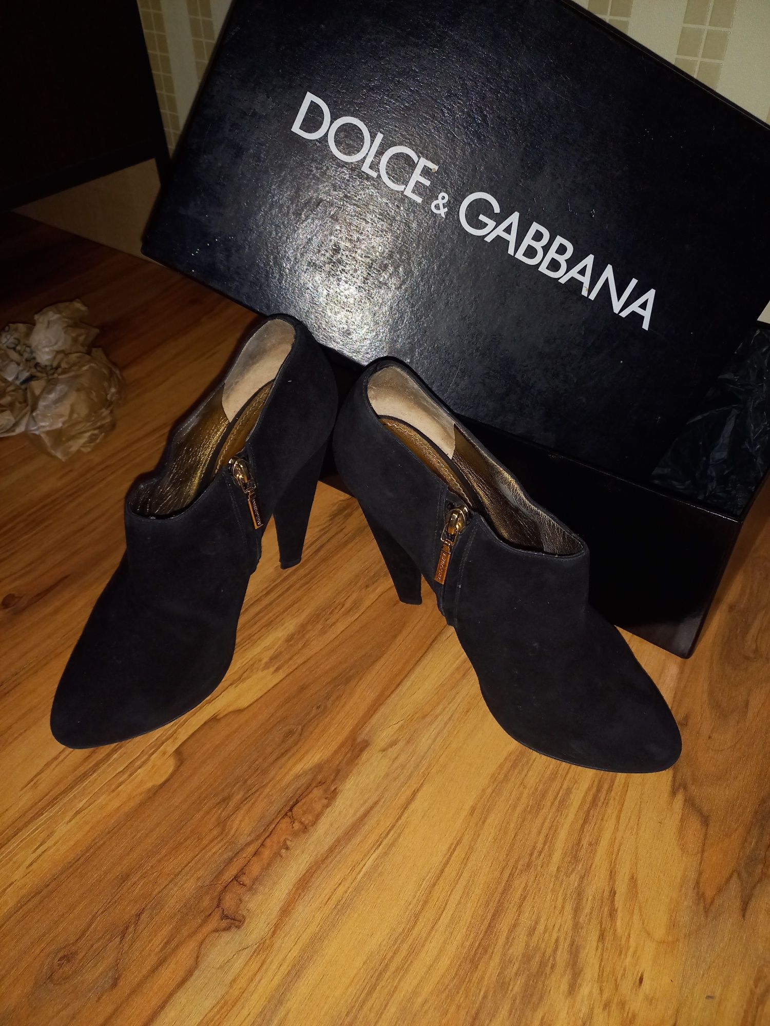 Dolce & Gabbana..