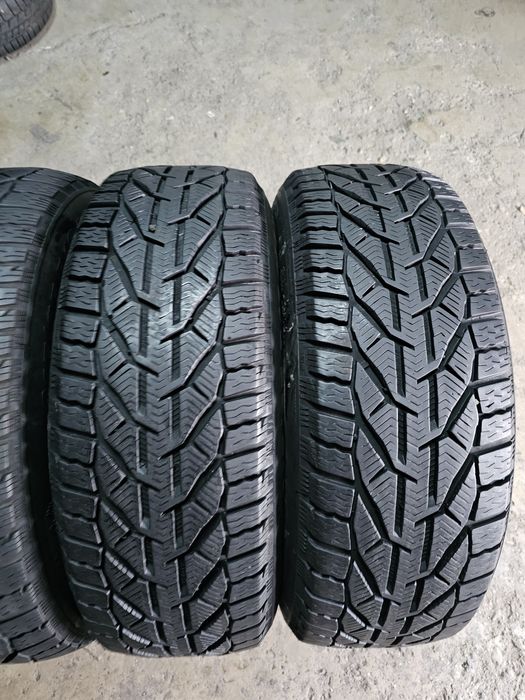 4 anvelope iarna 215 65 16 Sebring 7mm