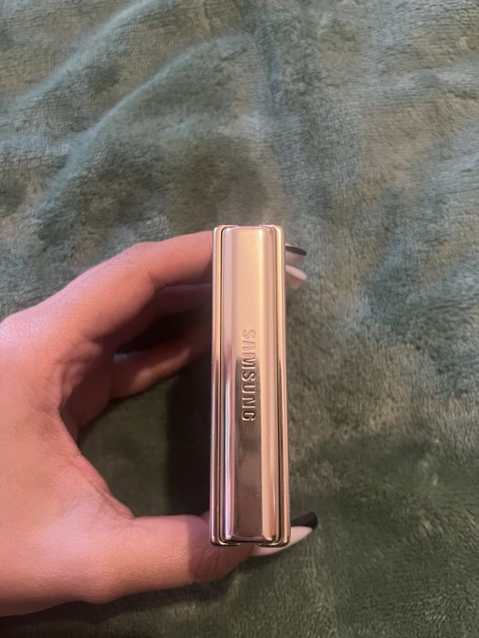 Samsung galaxy Z flip 4