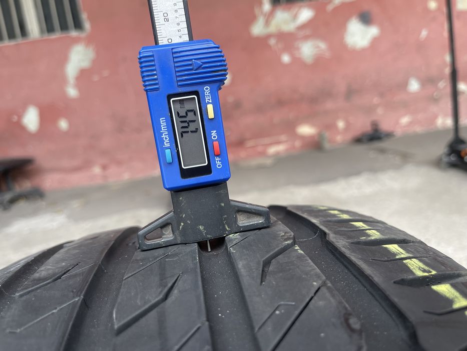 2 anvelope de vara 255/45/19 Semperit
