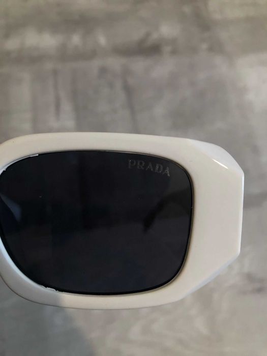 Vand ochelari de soare Prada Milano