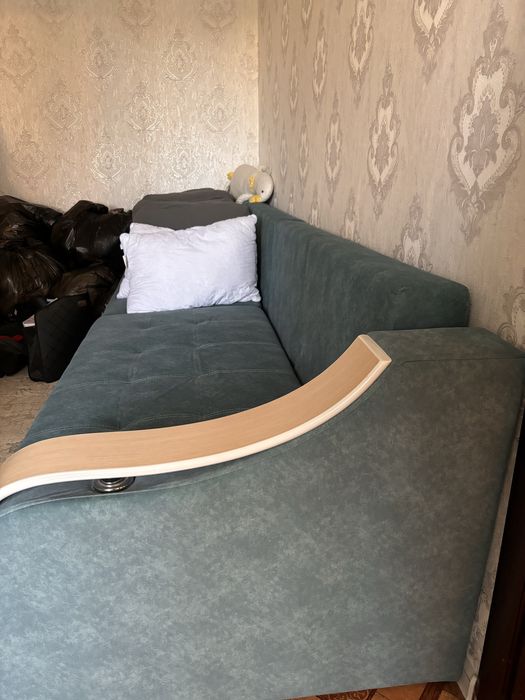 Продам диван прямой