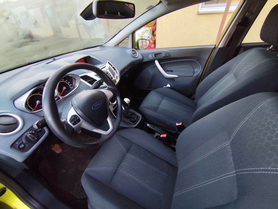 Ford fiesta 1.6Tdci, din 2010 de vânzare