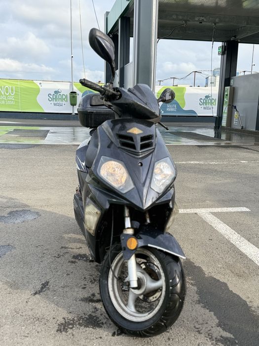 Scuter Rolla Piaggio Kymko 125 ccm schimb remorca 750 kg