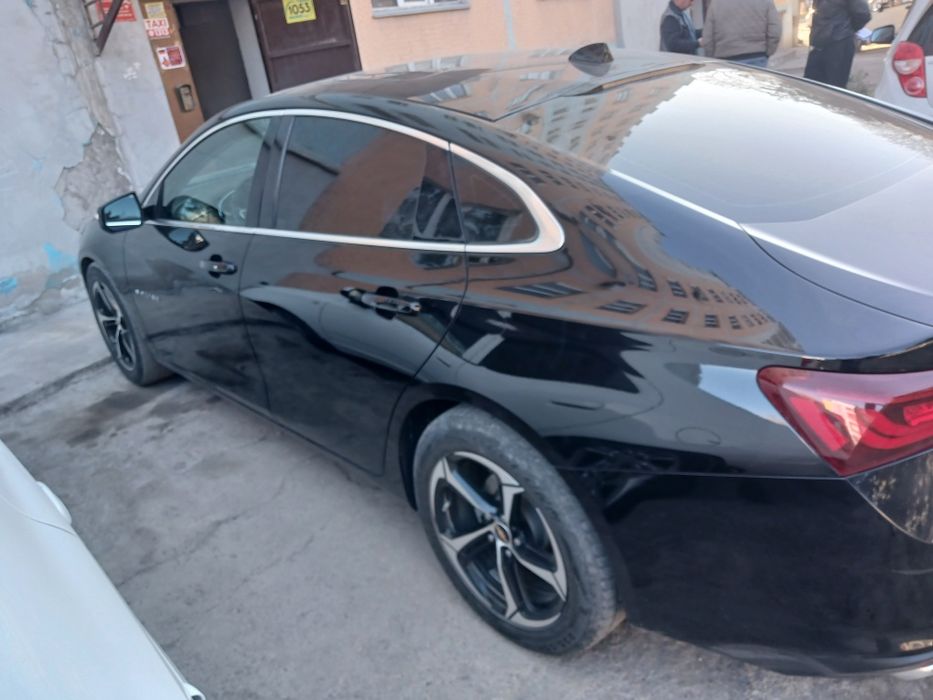 Rangi qora panorama luk 2trubina holati yaxshi narhini kelishamiz