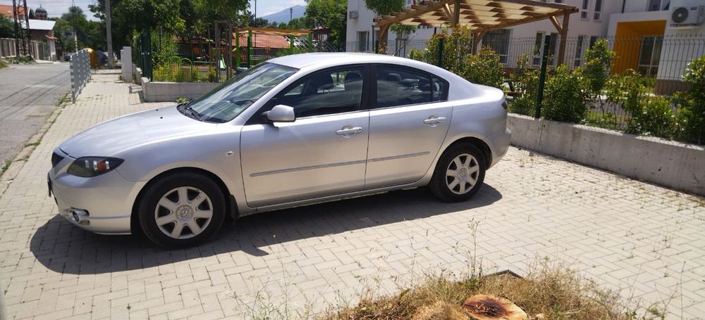 Mazda 3.