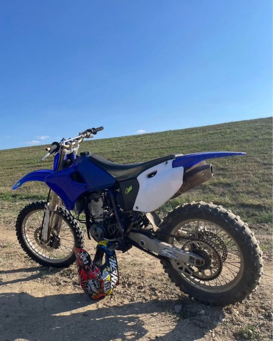 Vând yamaha 426 sau schimb cu cross 250 se oferă dif unde e cazul
