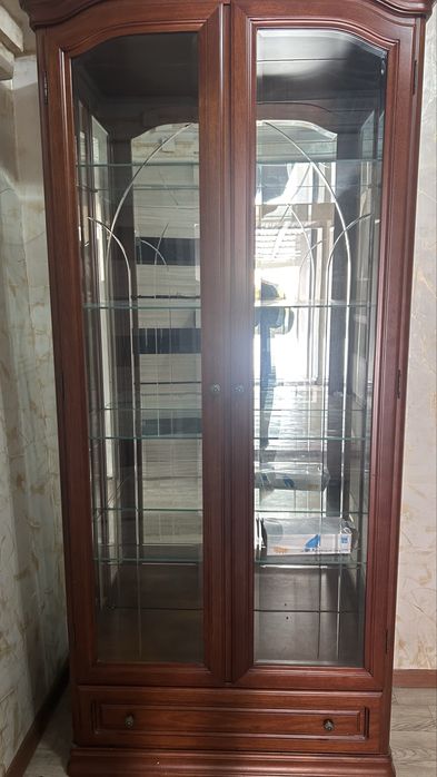 Продам сервант за 80000 тг