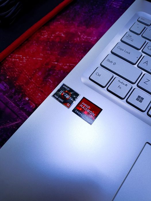 ASUS Vivobook 16