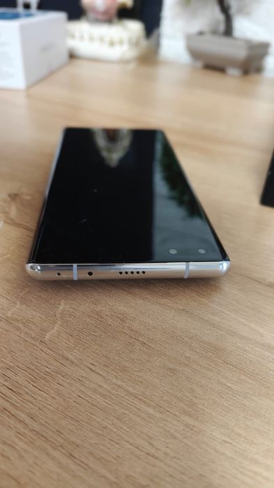 Vând Huawei mate 40 pro