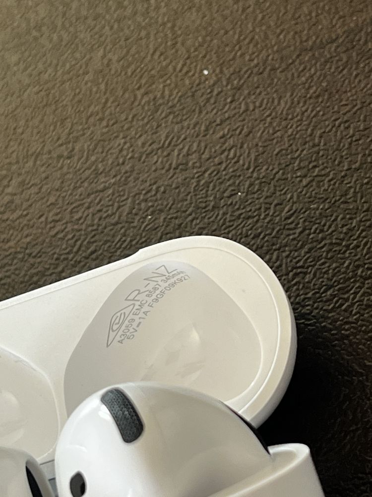 AirPods 4 Active Noise Cancellation