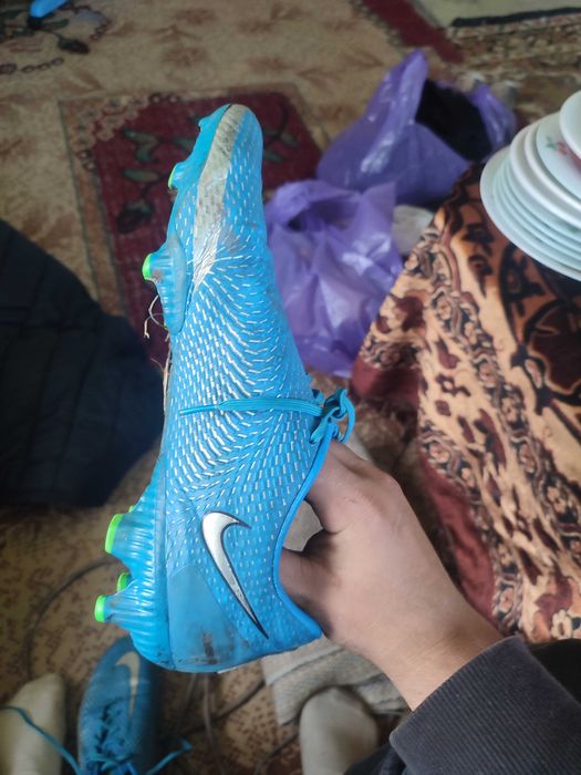 vând ghete de fotbal,nike MĂRIMEA 44 , 250 de lei