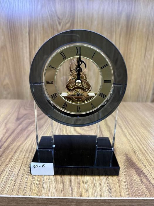 Сувенирные настольные часы из змеевика "Атлант"