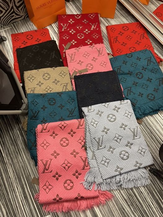 Fular-Esarfa LOUIS VUITTON colectia noua Poze reale100% Calitate super