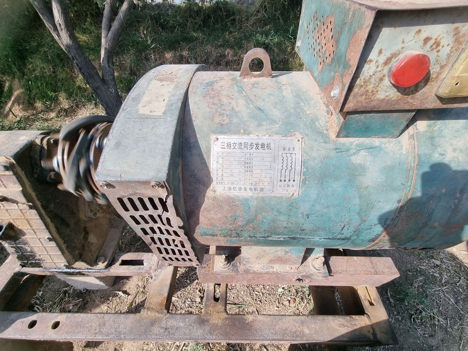 T28 traktor va sak divijok 30kv 380v 220v tok chiqaradi xolati a‘lo