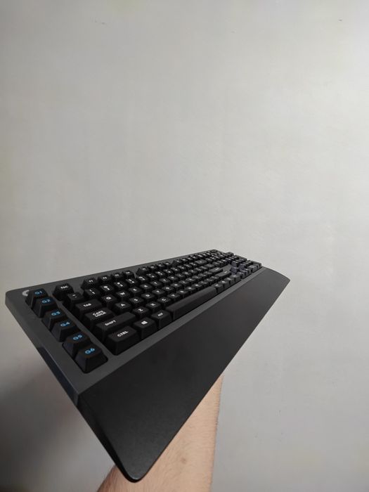 Продам клавиатуру Logitech g613