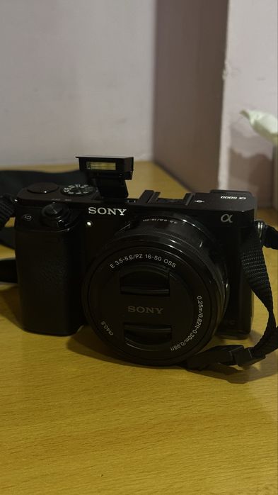 Sony A6000 + 2 объектива (16-50mm + 55-210mm) + зарядка